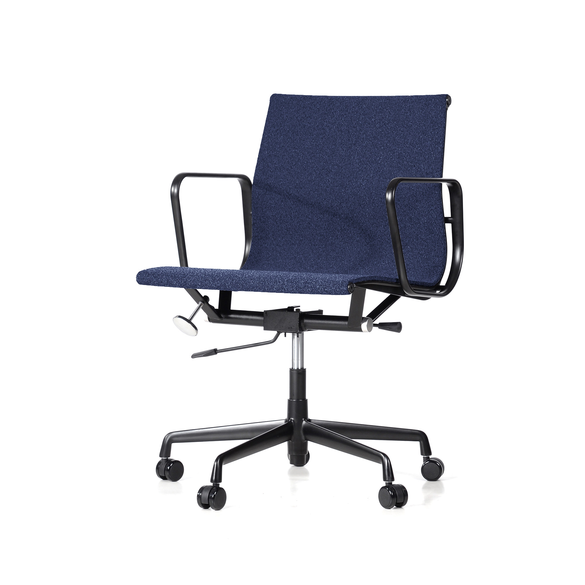 Charles Eames style, Krzeslo biurowe EA117 Fabric Mesh black base niebieski