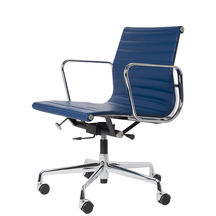 Charles Eames style, Krzeslo biurowe EA117 Skóra niebieski